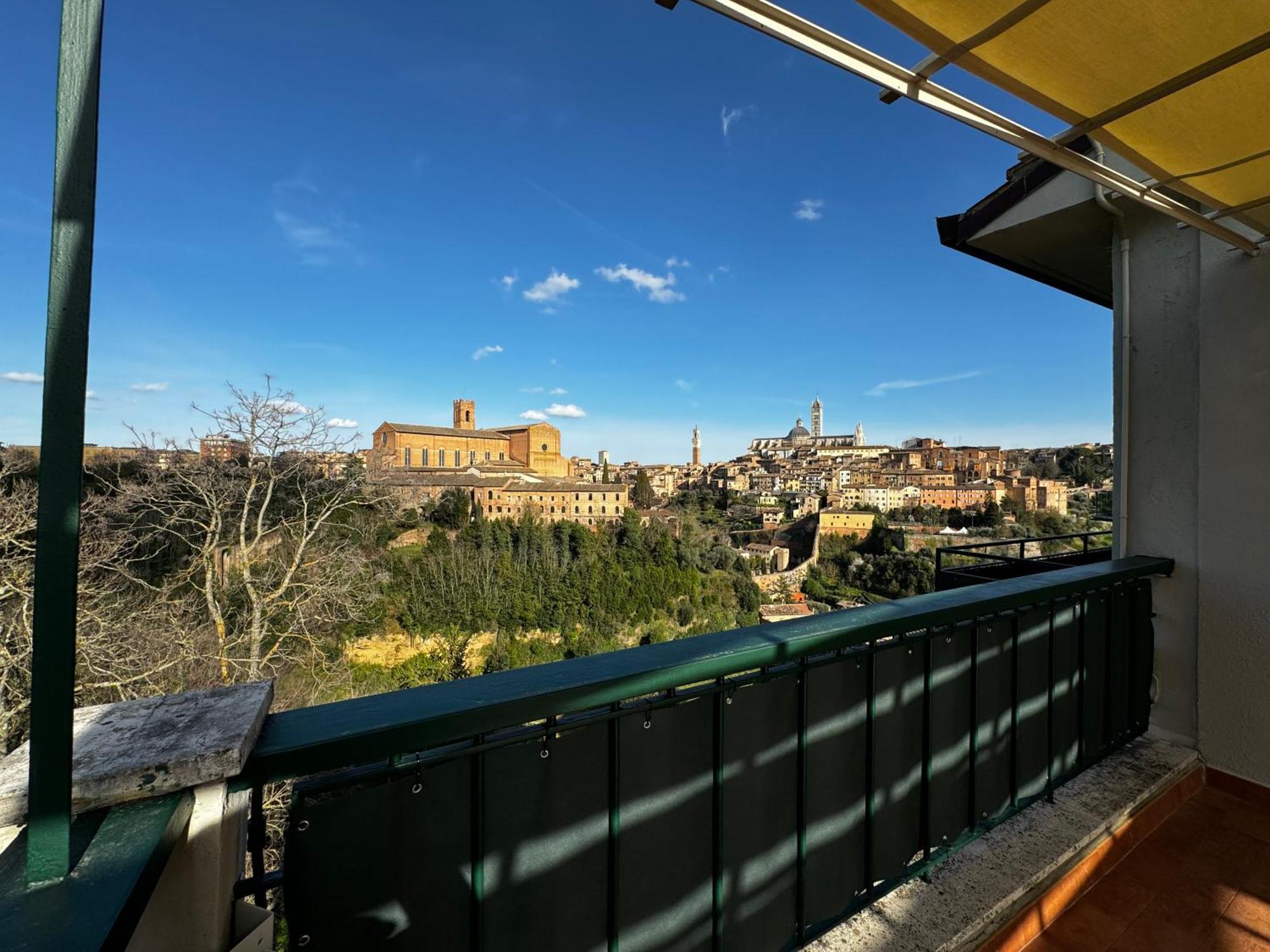 Skyline Siena Apartment Bagian luar foto