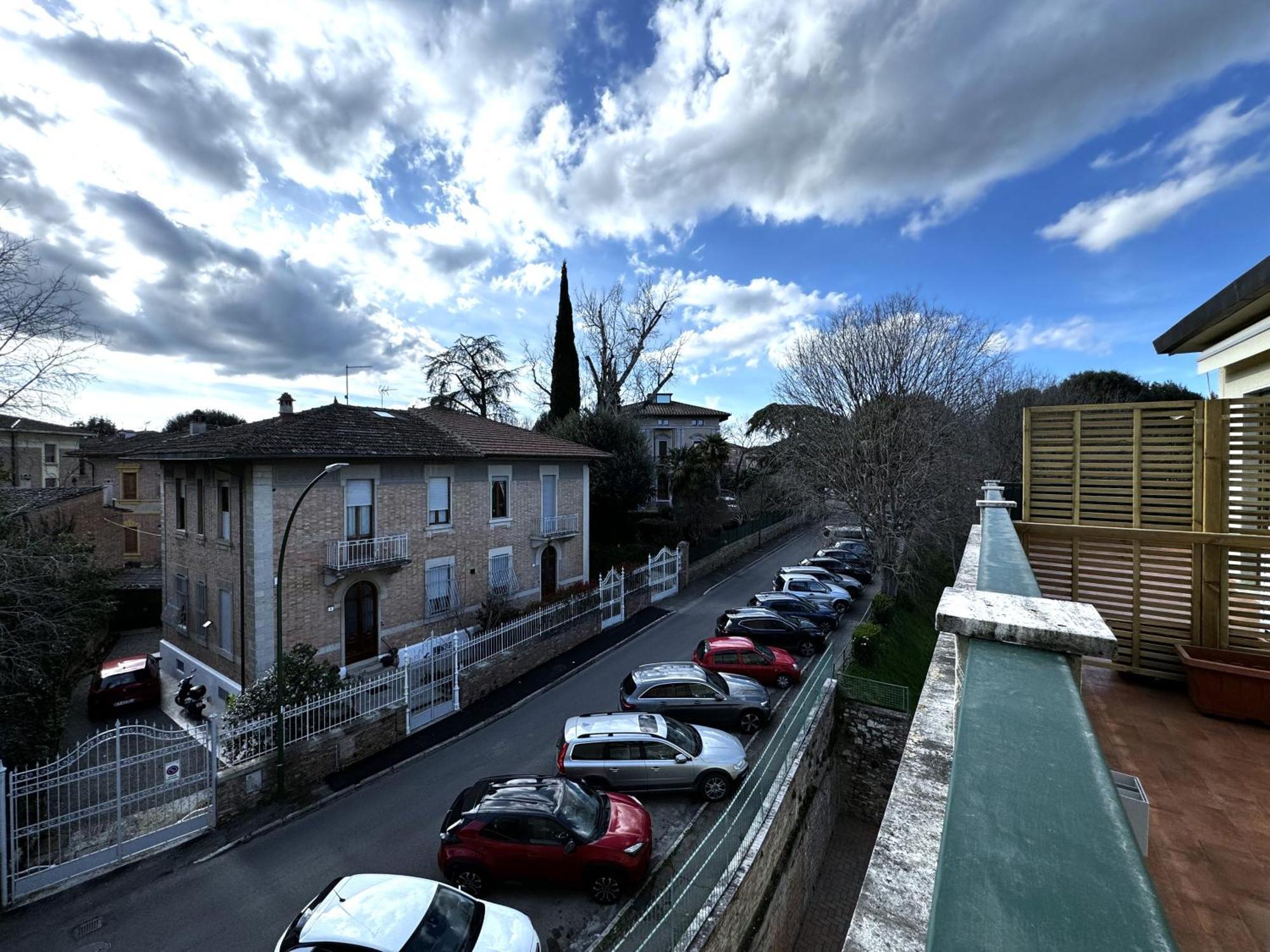 Skyline Siena Apartment Bagian luar foto