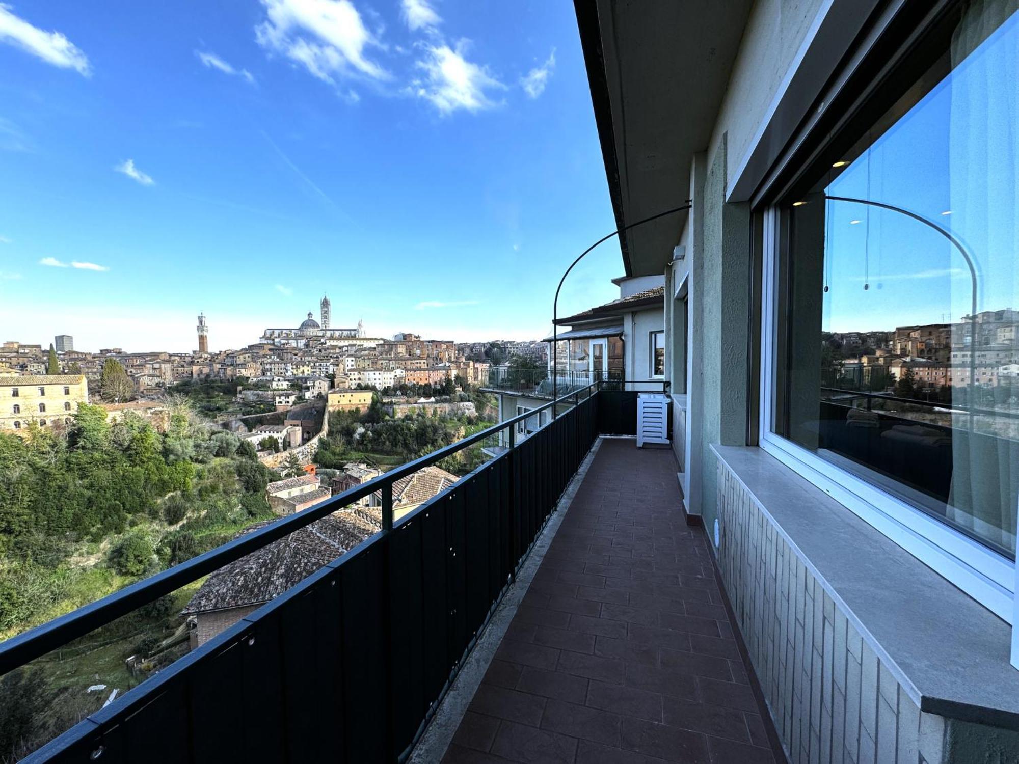 Skyline Siena Apartment Bagian luar foto